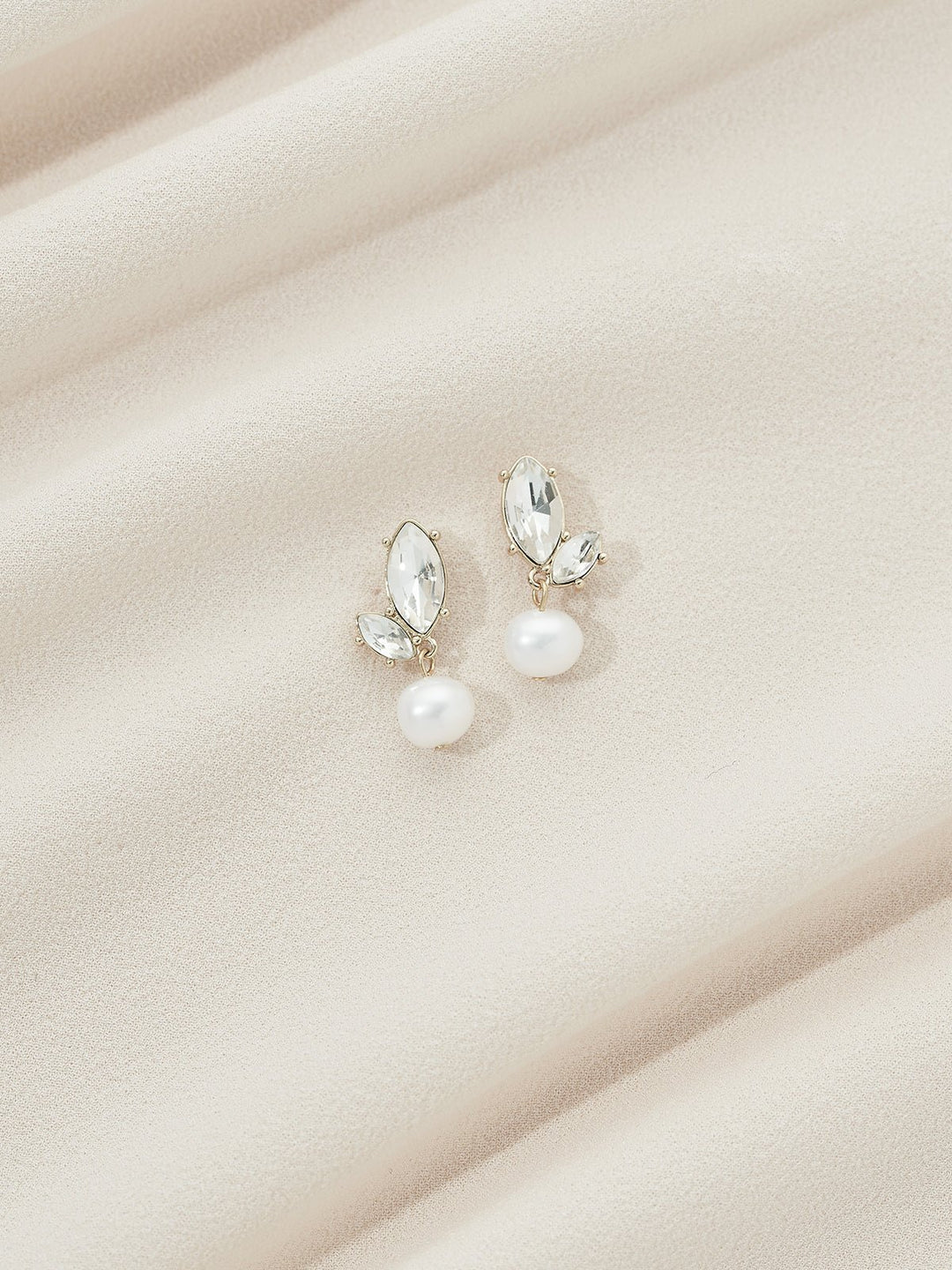 Olive & Piper Bryn Freshwater Pearl Earrings