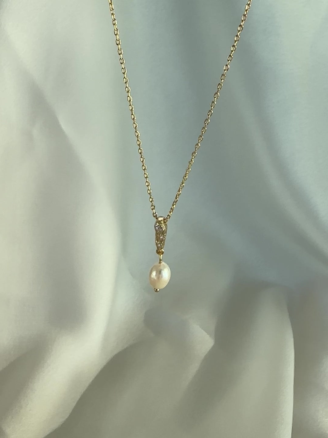 Olive & Piper Mira Pendant (Demi-Fine)