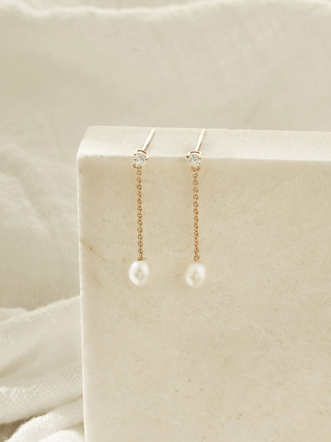 Mejuri 14K Yellow Gold Drop Earrings: Essential Pearl Earrings White | Pearl